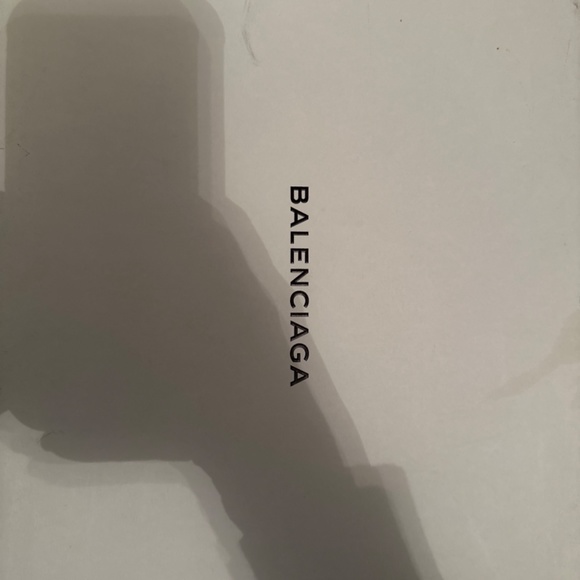 Designer white sneakers - Picture 2 of 7